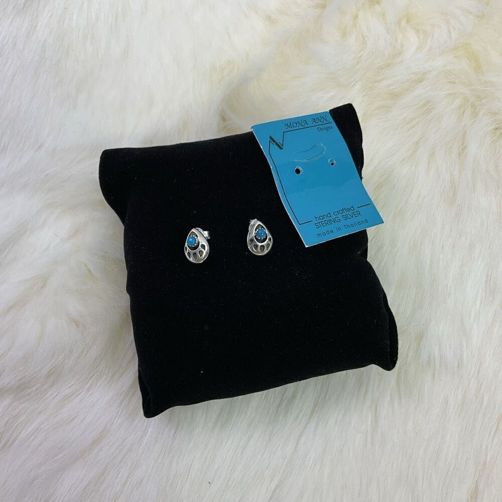 Mona Ann Designs Sterling Silver Turquoise Bear Paw Petite Post Earrings 925 - Picture 3 of 7